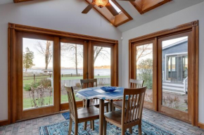 Lakeside Couples Escape with Dock in Newport!